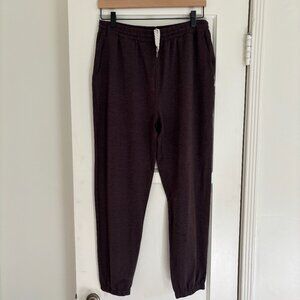 Vuori Women’s Performance Joggers - NEVER WORN!